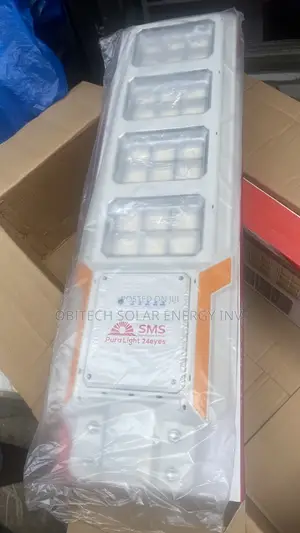 All-in-One Pura Light 24 Eyes Solar Street Light