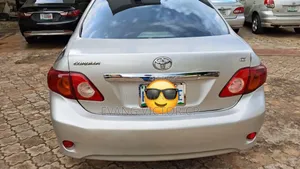 2011 Toyota Corolla LE Sedan - Silver
