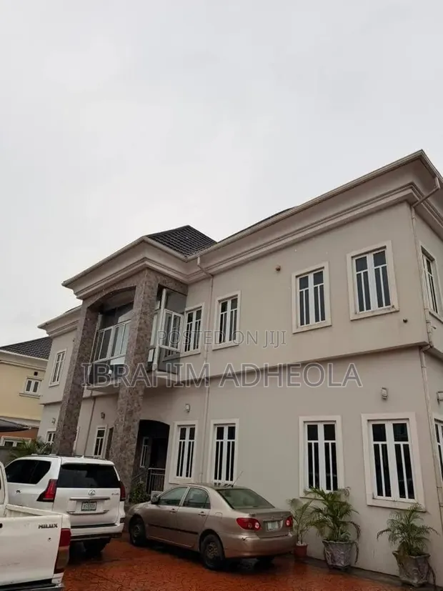 Babban Gidan 6-Bedroom a Ikeja GRA Don Siyarwa - 1