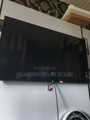 LG 55-inch Talabijin Mai Hasken Wuta