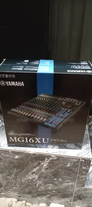 Yamaha MG16XU 16-Channel Analog Mixer