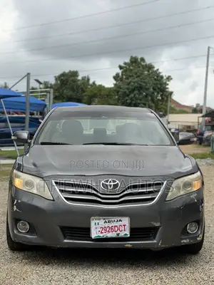 2010 Toyota Camry LE Sedan