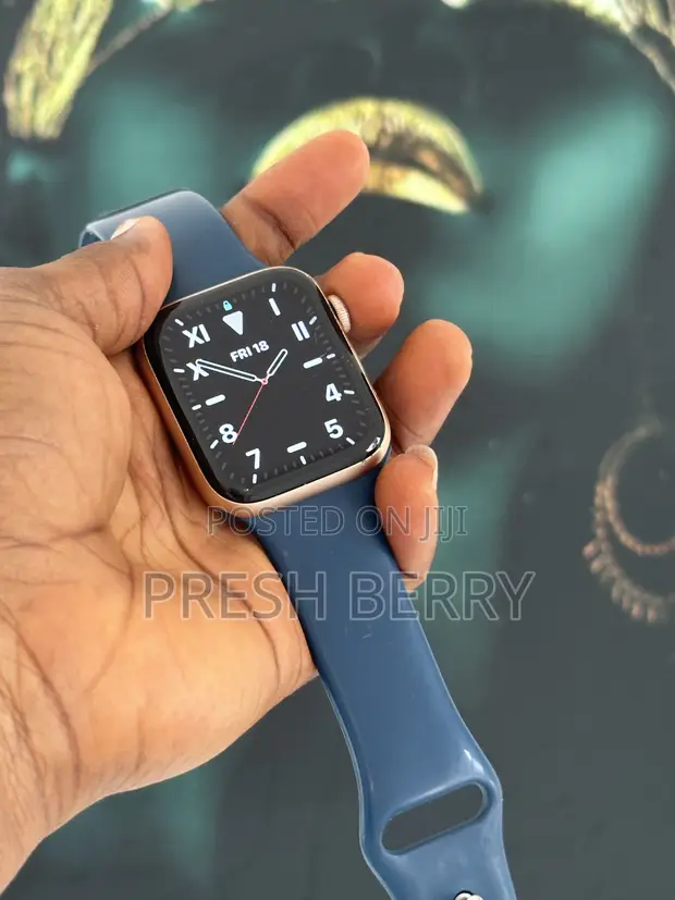 Apple Watch Series 6 44MM - 1