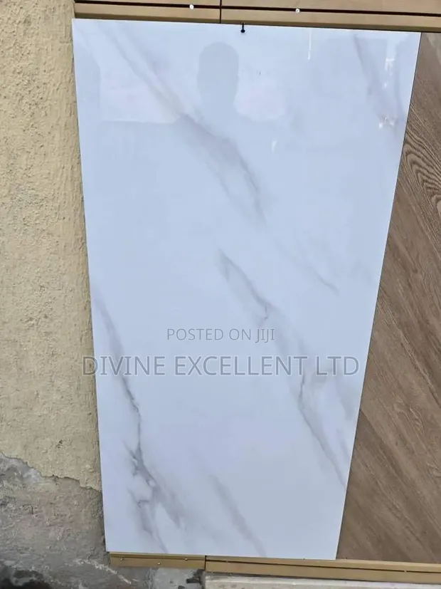 Carrera Marble Tiles - 30x60 cm - 1