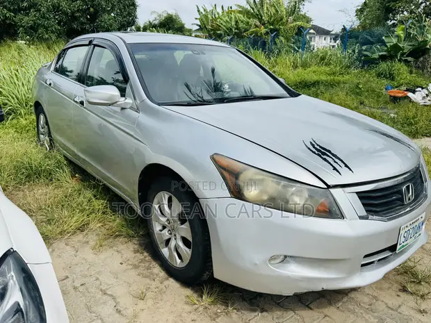 Honda Accord 2010 Silver - 1