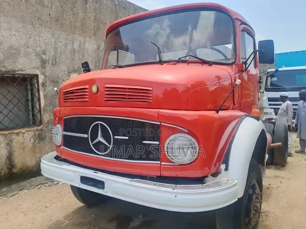 Mercedes-Benz 911 Dump Truck - Foreign Used - 1