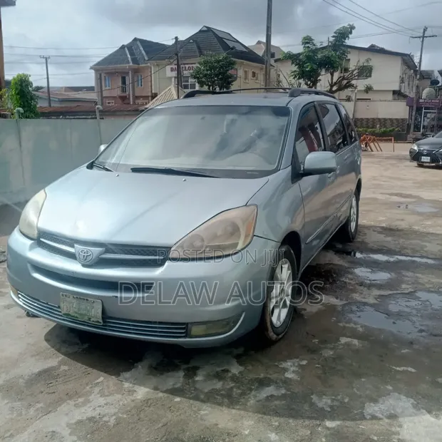 Toyota Sienna 2005 Blue - 1