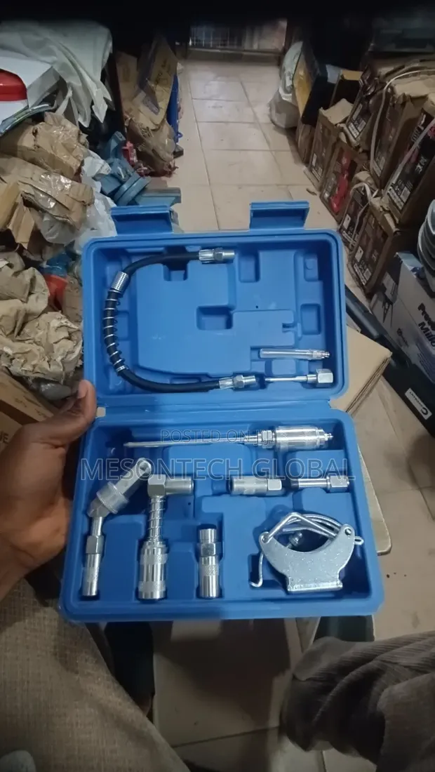 Grease Gun Accessories and Fitting Kit - 1