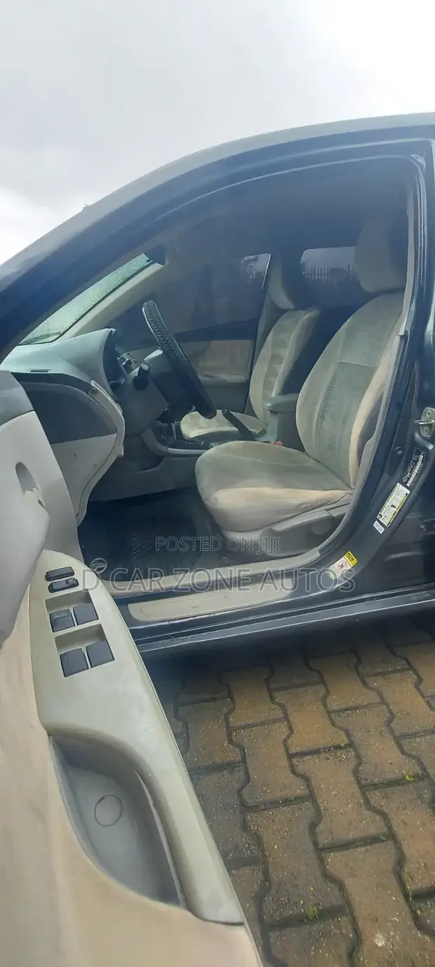 2009 Toyota Corolla LE Sedan - 1