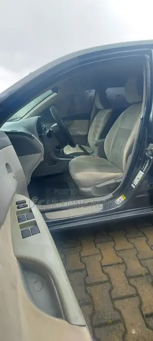 2009 Toyota Corolla LE Sedan
