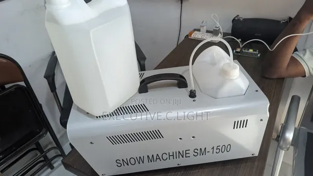 1500W High-Output Stage Snow Machine - 1