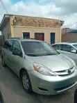 Toyota Sienna 2010 Green - 1