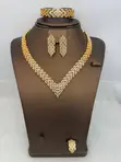 Kyakkyawar Sarkara ta Zircon - 5