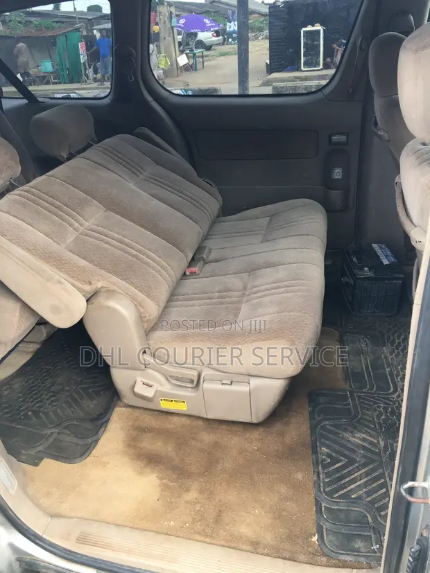 Toyota Sienna 2000 Silver - 1