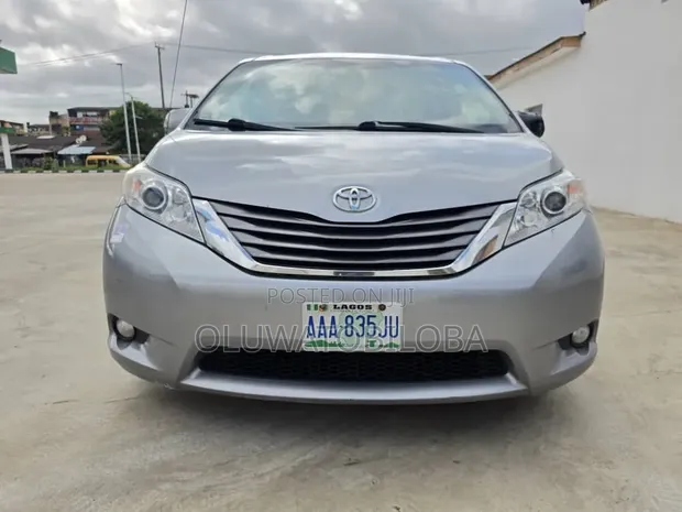 Toyota Sienna XLE 7-Fara-Zama 2012 Shuɗi - 1