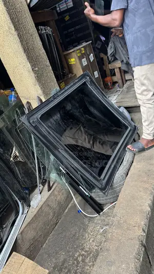 Gilas ɗin Rufin Panoramic na Mercedes-Benz CLA250 W118 (2016-20)