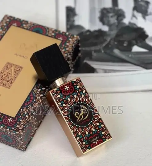 Lattafa Ajwad Eau de Parfum 60ml - 1