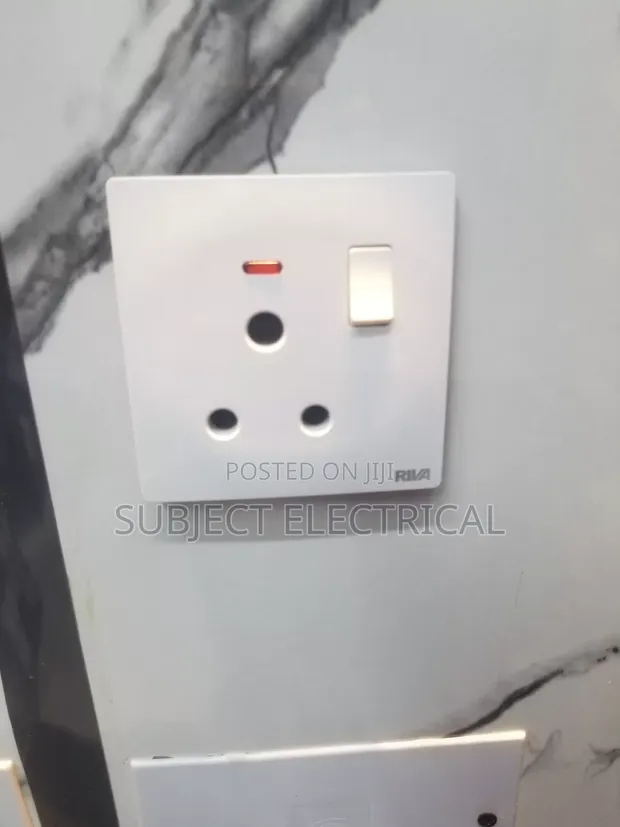 Riva 15A Single Socket Outlet - 1