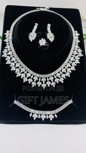 Elegant Fashion Jewelry Set - Silver