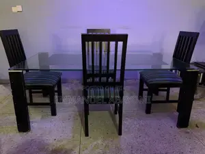 Saitin Kayan Gina Jiki na Gilashi Mai Siffar Rectangle da Kujeru 4 (Na Biyu)