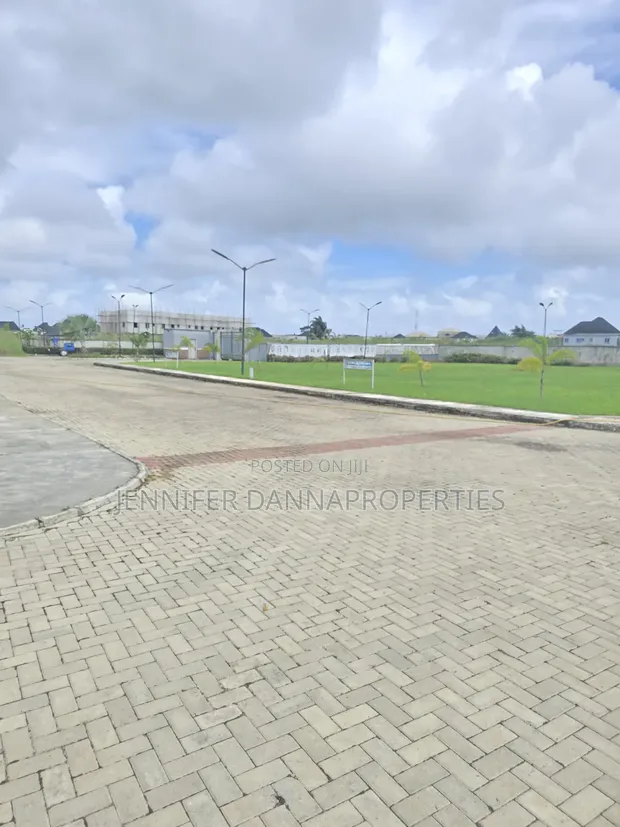875sqm Ƙasar Ƙutare a Abijo - 1