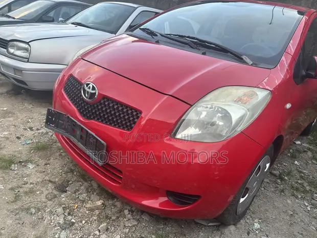 Toyota Yaris 2009 Red - 1