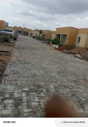Gidan Mai Dakuna 2 da Aka Shirya don Hayarwa a Palm Vill Estate, Kuje