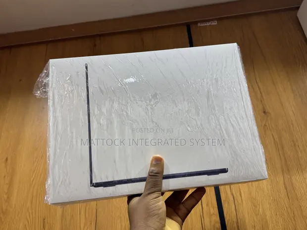 Apple MacBook Air M5 13" 16GB RAM 512GB SSD (Brand New) - 1