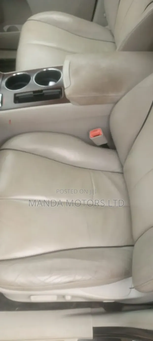 Toyota Venza 2010 Gray - 1