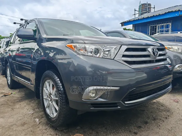 Toyota Highlander 2013 Gray - 1
