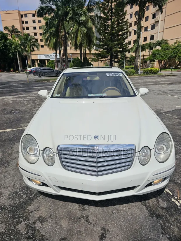 Mercedes-Benz E-Class 2008 White - 1
