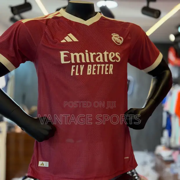 Real Madrid Player's Version Jersey + Free Customization - 1