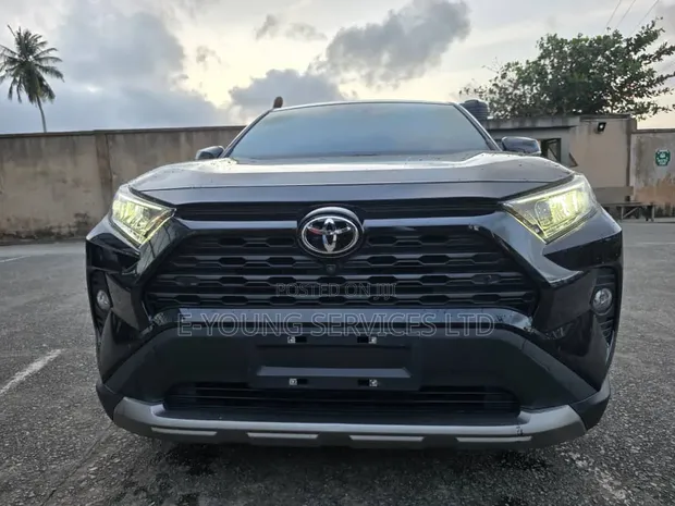 2023 Toyota RAV4 Black - 1