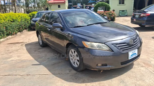 2009 Toyota Camry XLE V6 Sedan - 1