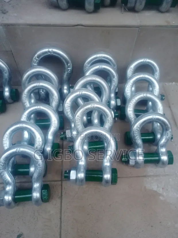 Various Sizes of Shackles - 1