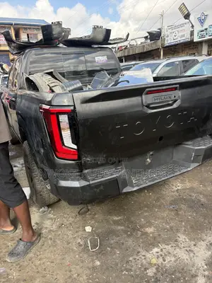 Toyota Hilux 2015-2026 Model Gyaran Kayayyaki