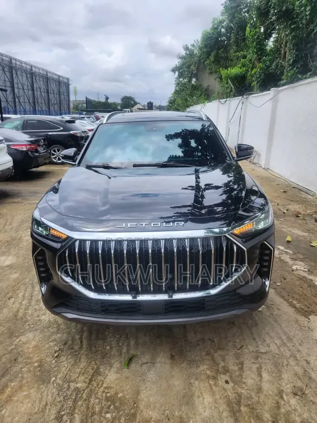 Jetour X70 2025 Black Luxury Edition - 1