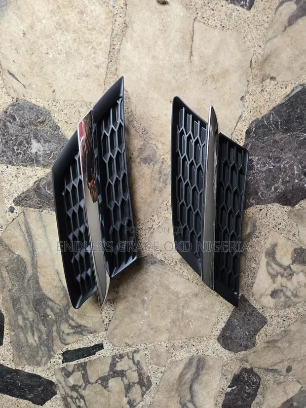 Toyota RAV4 Front Grill 2014-2015 - 1