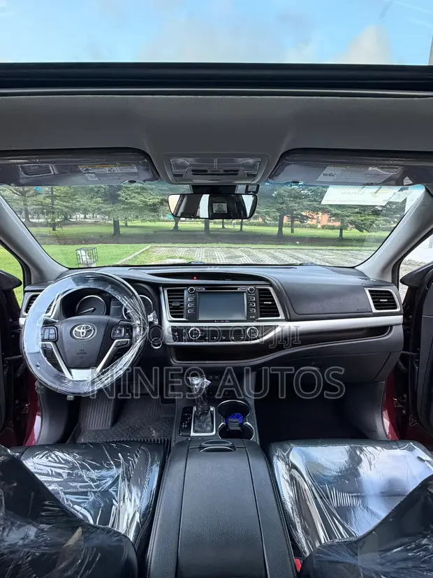 2018 Toyota Highlander XLE 4x4 V6 Burgundy - 1