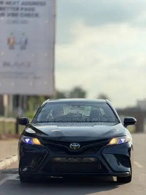 2021 Toyota Camry SE Black