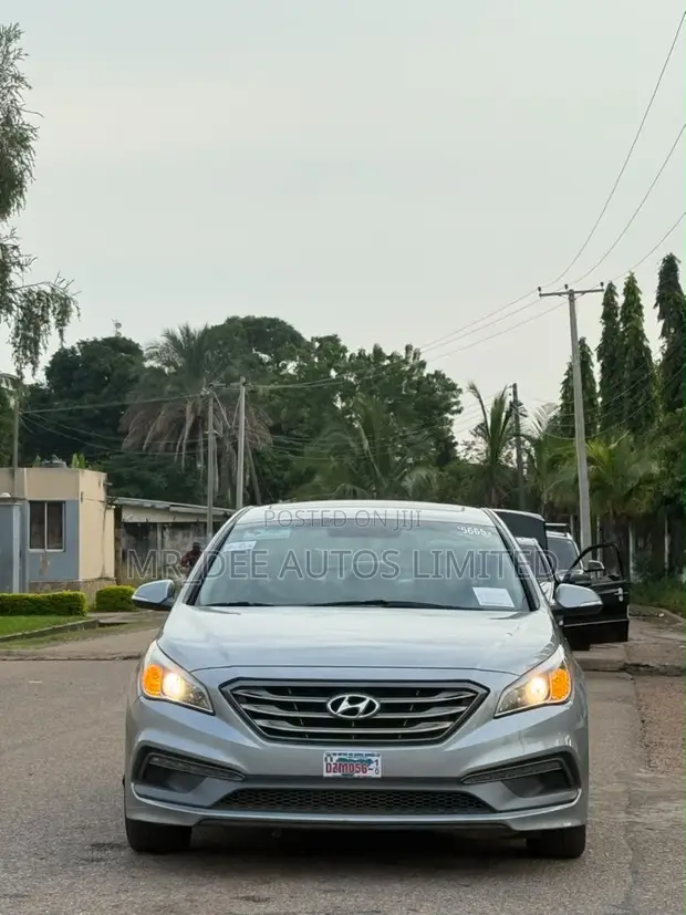 Hyundai Sonata 2016 Gray - 1