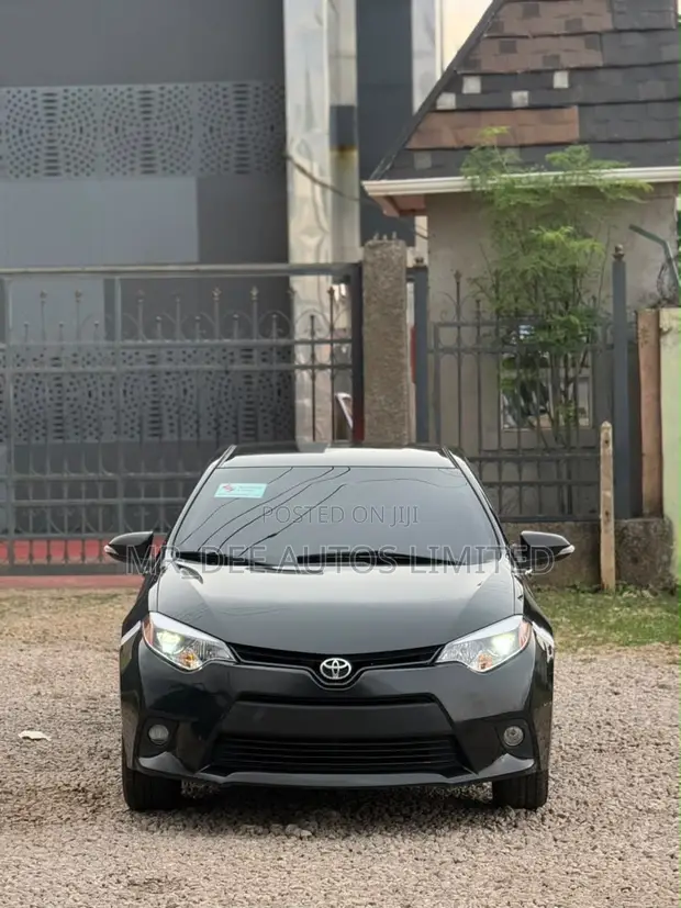 Toyota Corolla S Sedan 2015 - 1