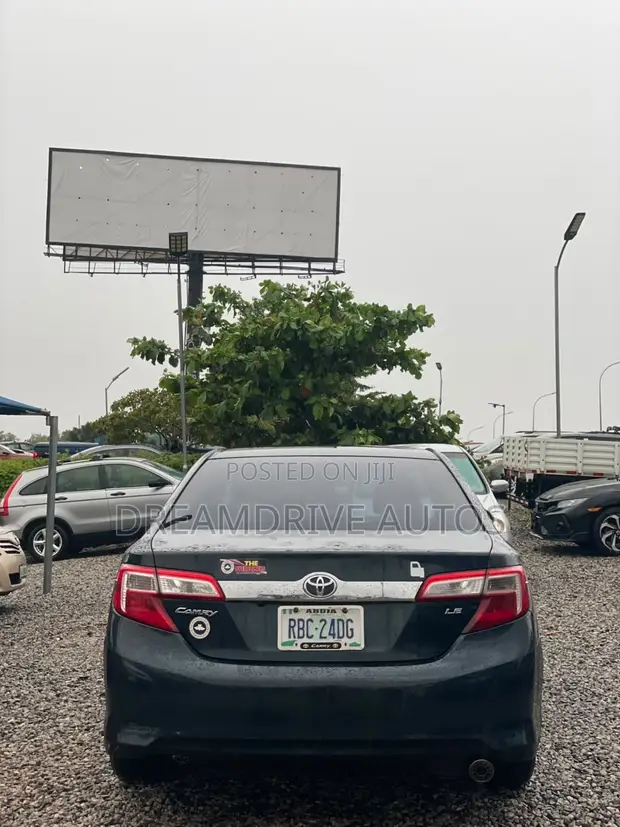 2013 Toyota Camry Black - 1