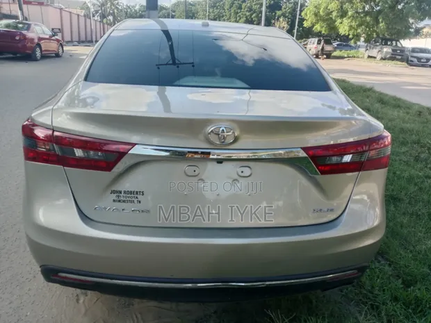 2016 Toyota Avalon XLE Sedan - Zinari - 1