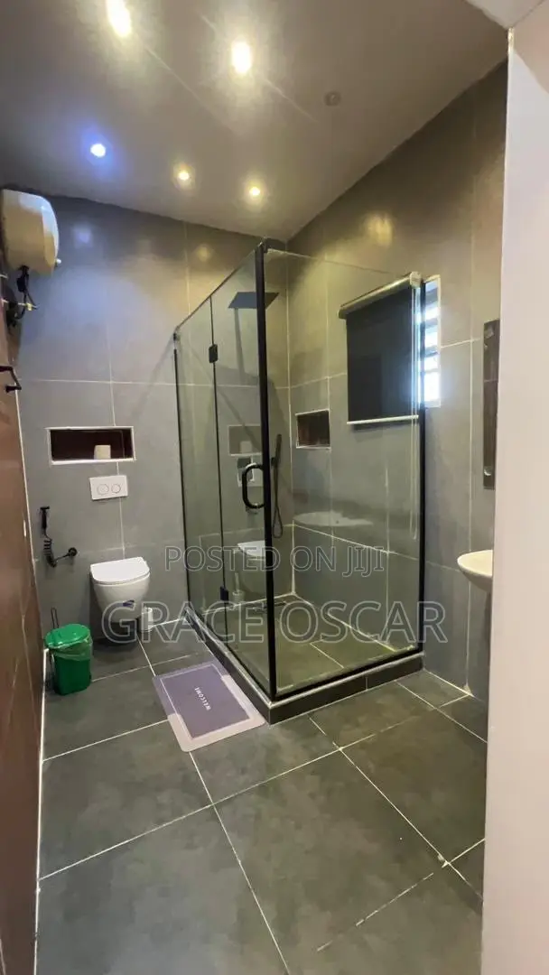 Gidan Kwalta Mai Dakuna 4 da Pool a Fatai Kudirat, Agungi - 1