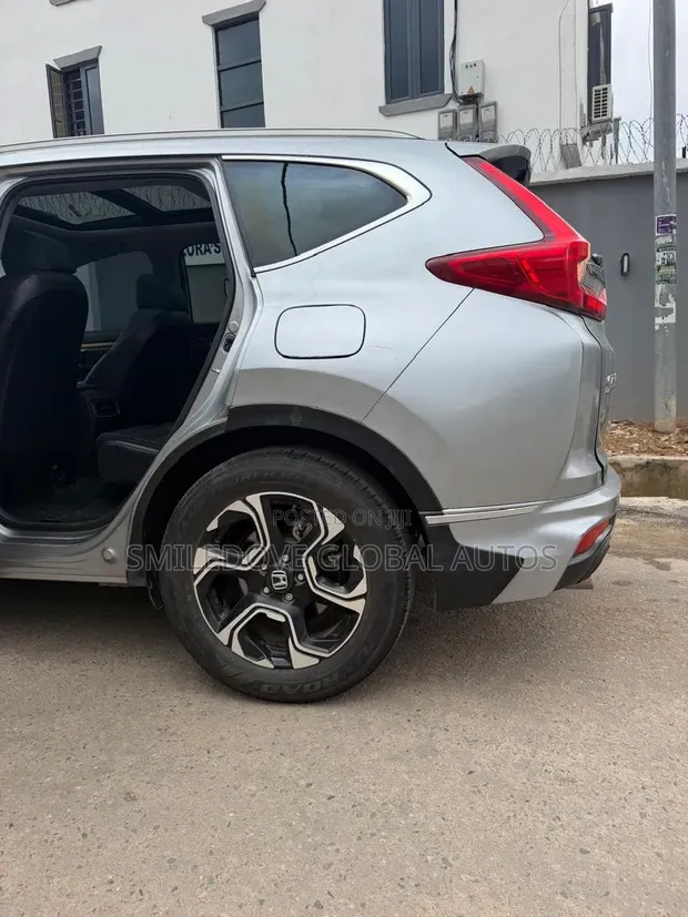 Honda CR-V 2019 Silver - 1