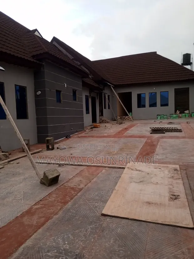 2 Bedroom Room & Parlour in Ologuneru for Rent - 1