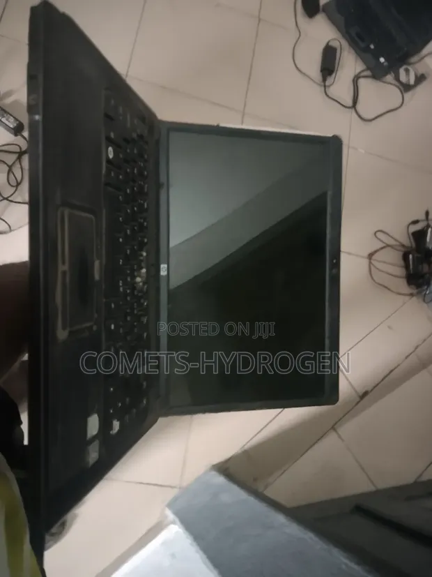 HP Compaq Presario C700 Laptop (For Parts) - 1