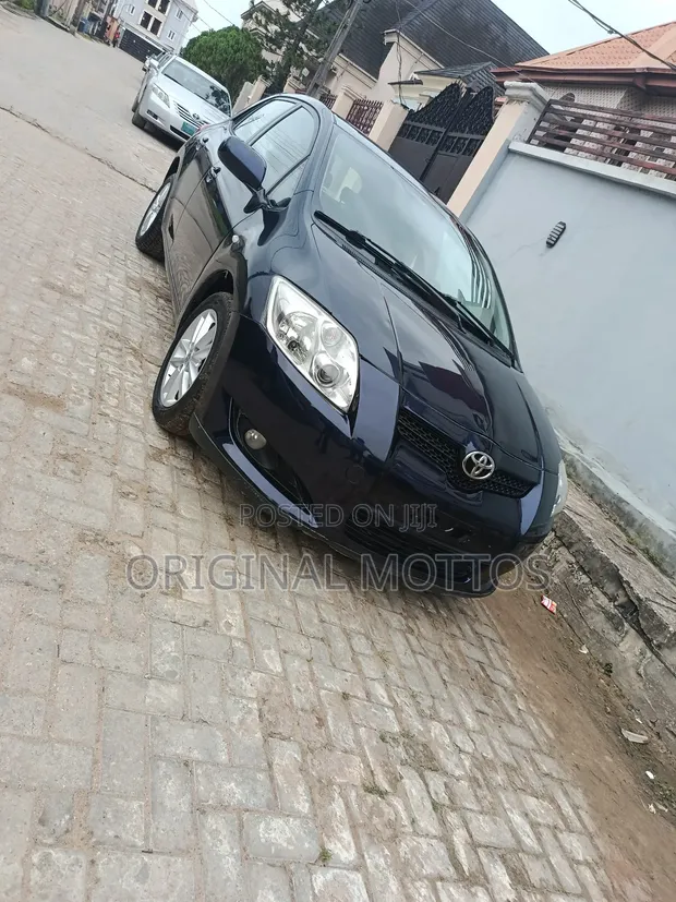 2009 Toyota Auris Blue - 1