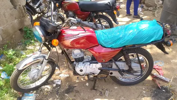 Bajaj Boxer 100 2022 Red - 1